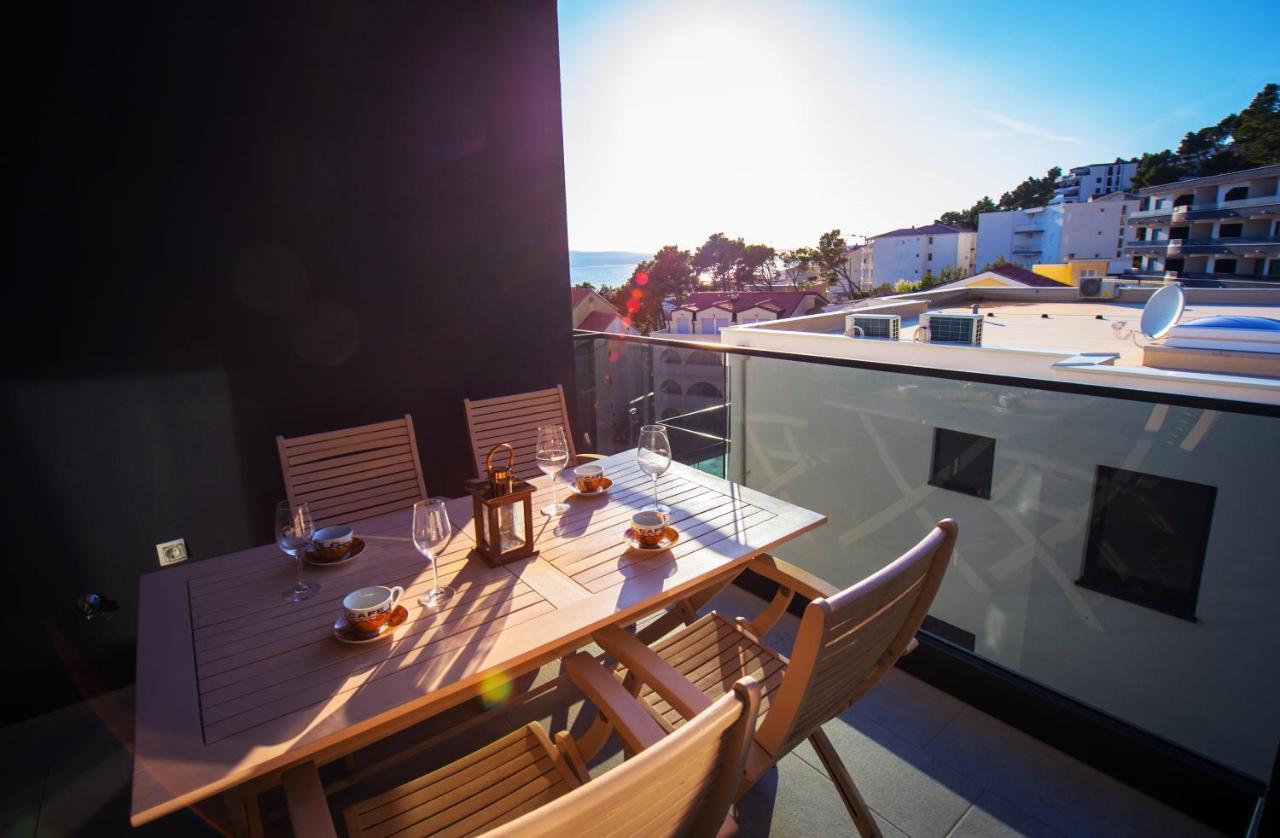 Deluxe 2 Bedroom Apartment With Sea View Baška Voda Eksteriør billede
